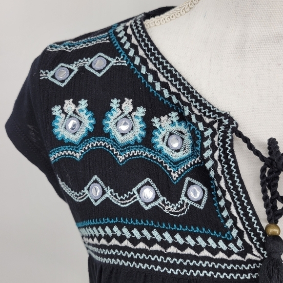 Holister black blouse with blue embroidery and rhinestones size s - Picture 4 of 14